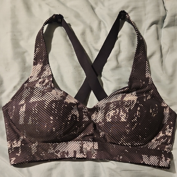 Under Armour Other - Under Armour Cross-Back Sports Bra in Black and Cream